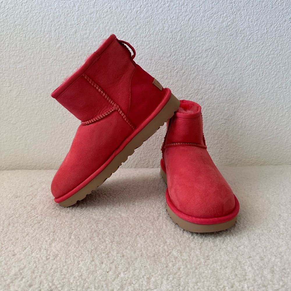 New UGG Classic Mini II Hibiscus Pink Red Boots Size 6